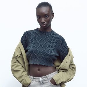 Zara Cropped Knit Sweater - Size L (Fits like S-M)